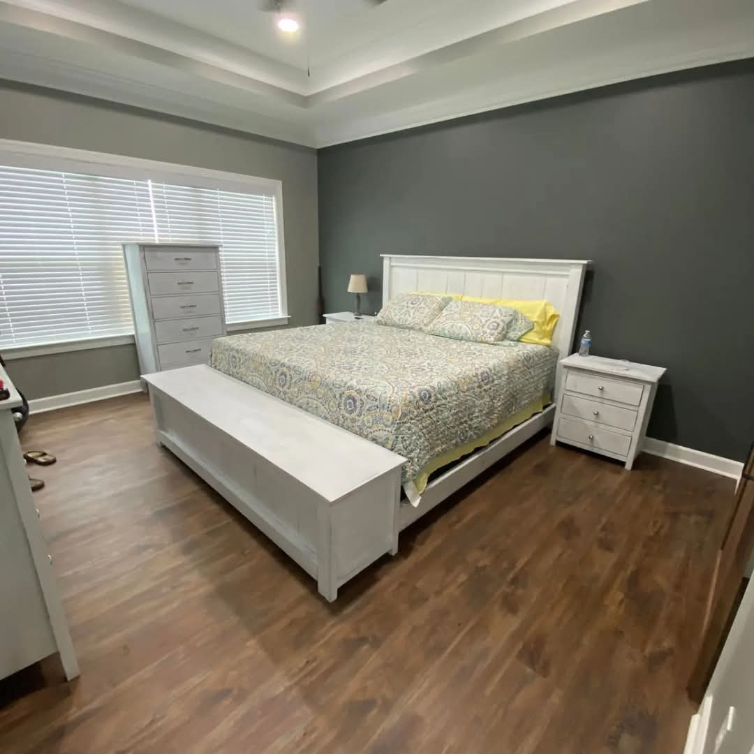 Farmhouse Bed with Footboard Bench