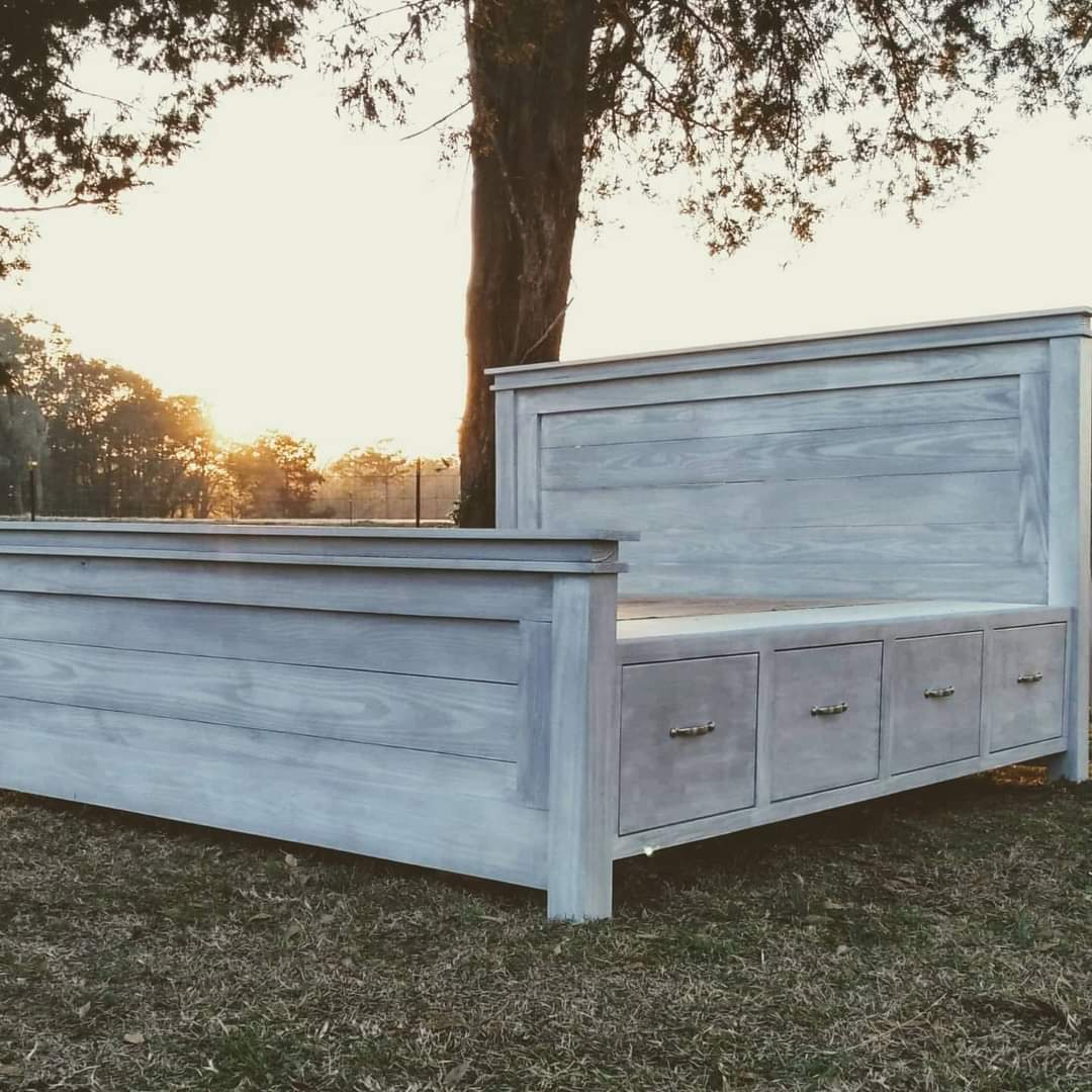 The Biloxi Farmhouse Bed