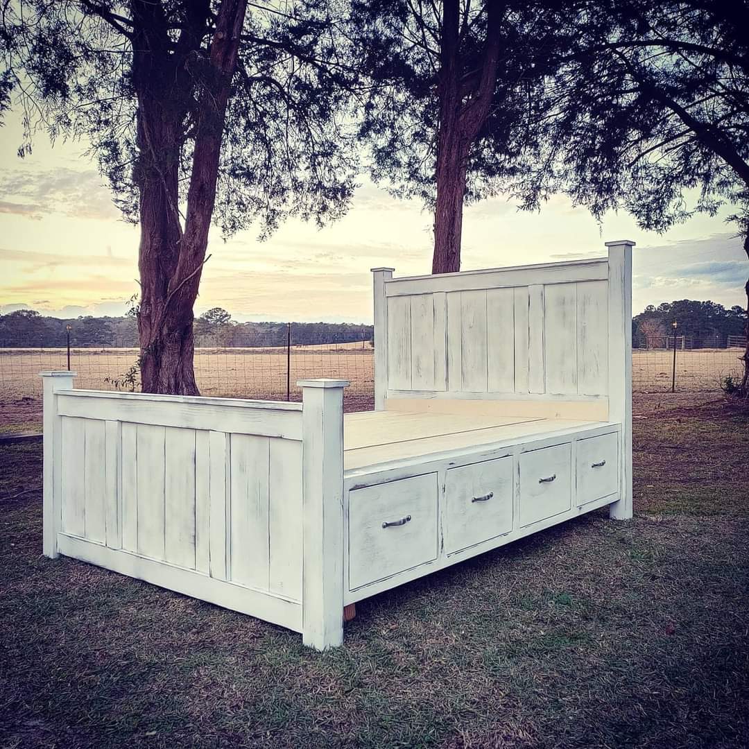 The Mims Farmhouse Bed