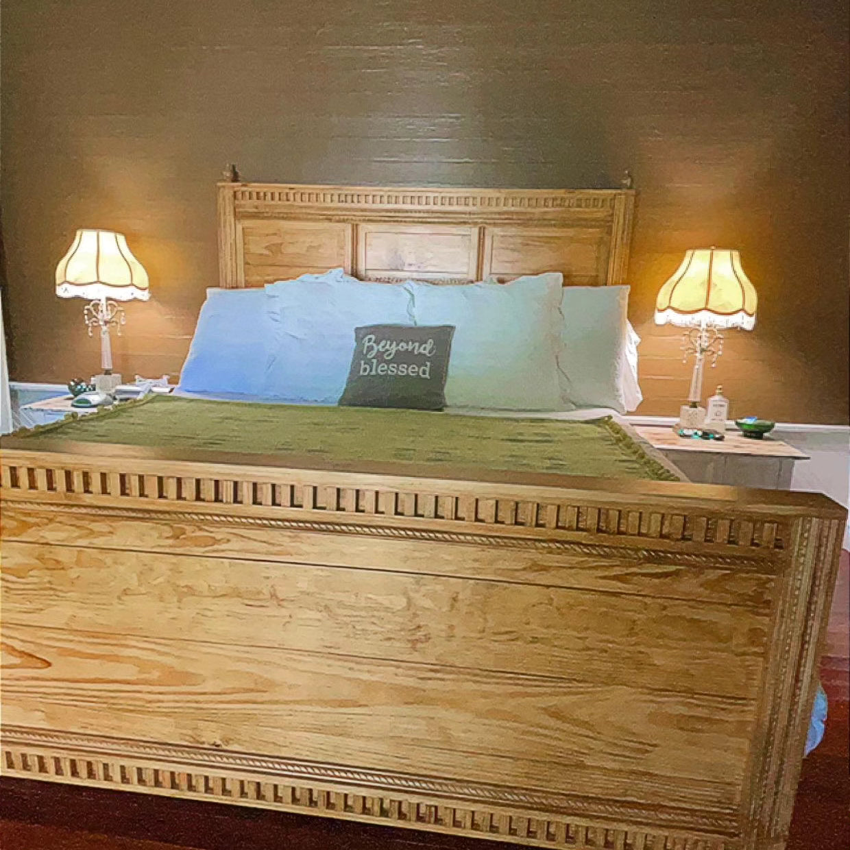 The Anne Farmhouse Bed
