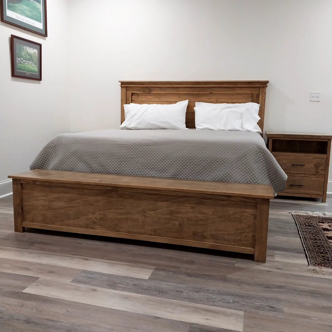 Farmhouse Bed with Footboard Bench