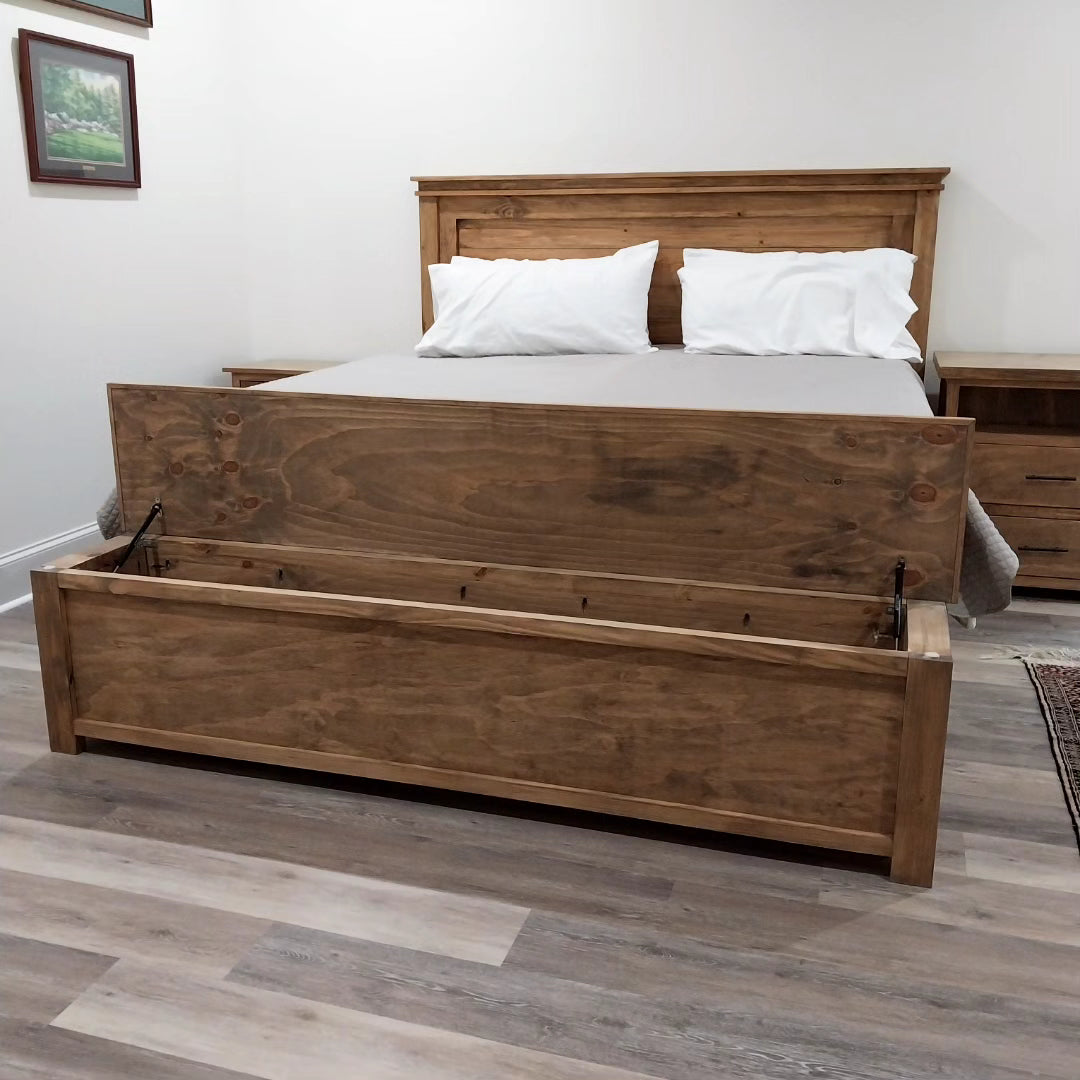 Farmhouse Bed with Footboard Bench