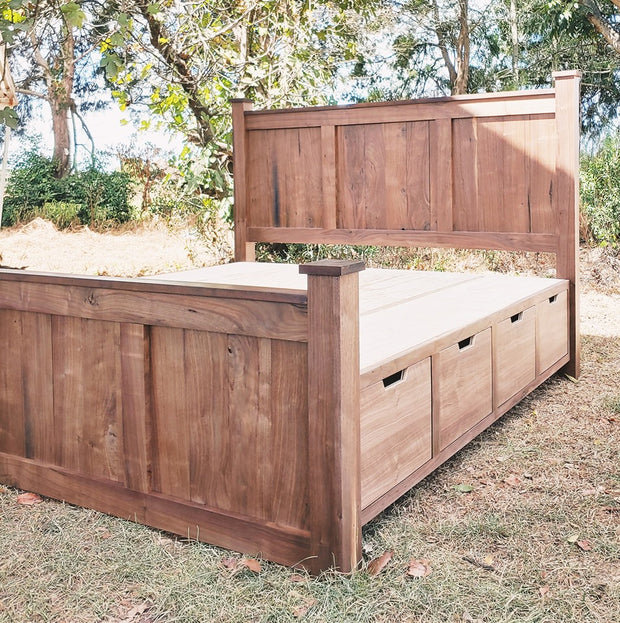 Mims Farmhouse Storage Bed