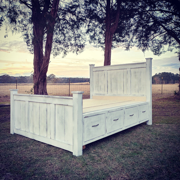 Mims Farmhouse Storage Bed